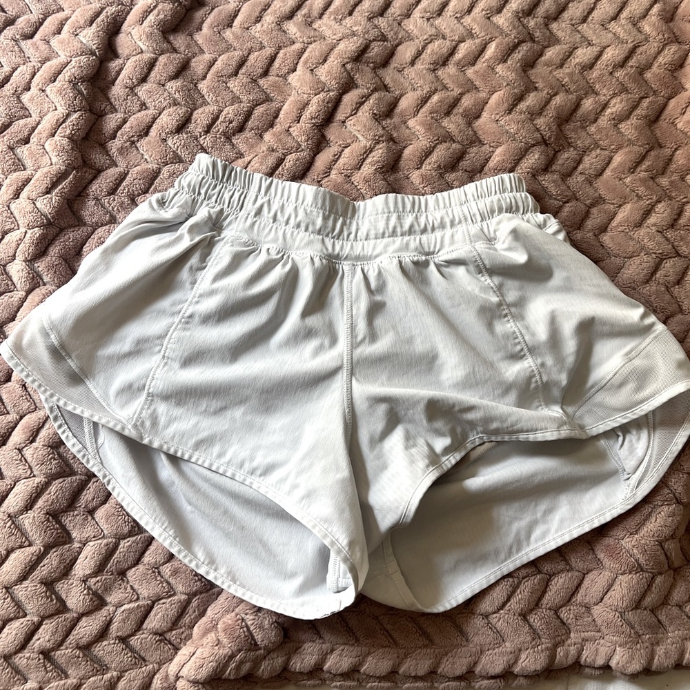 Lululemon 2.5” Hotty Hot Shorts